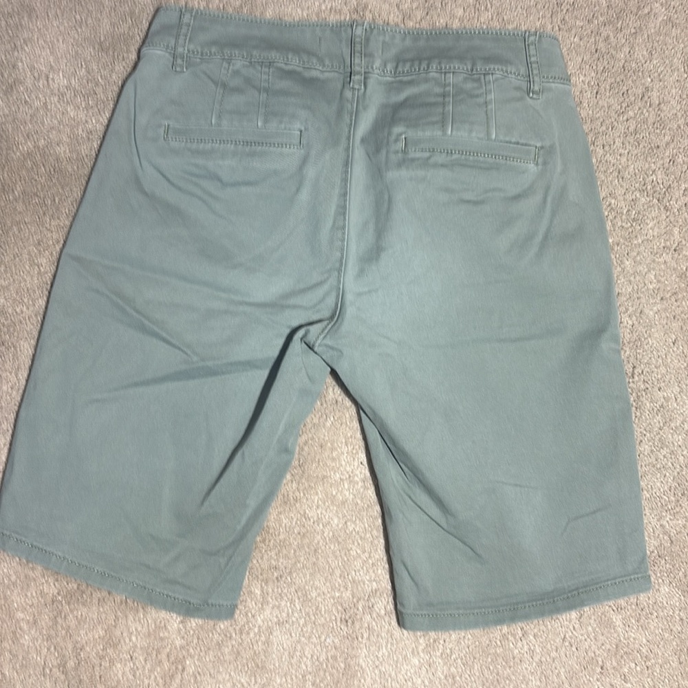 LOFT women’s 2 olive Green Flat Front knee length Bermuda shorts military green - Picture 2 of 15